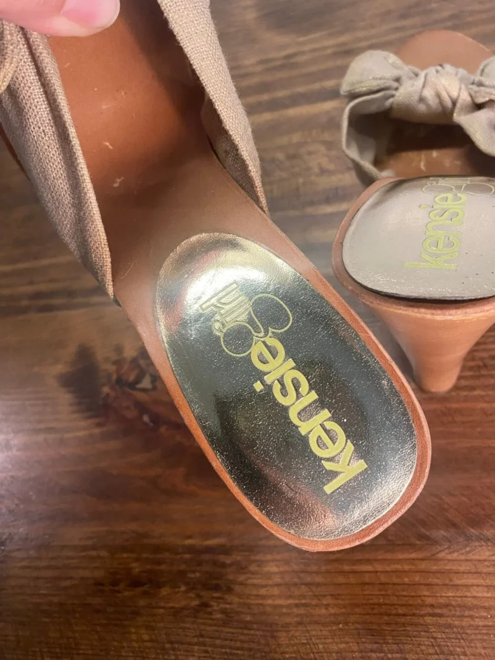 Kensie Girl - Jett Bow Platform Mule Heeled Sandals - Tan/Gold Flecked - 8.5 - Picture 7 of 12